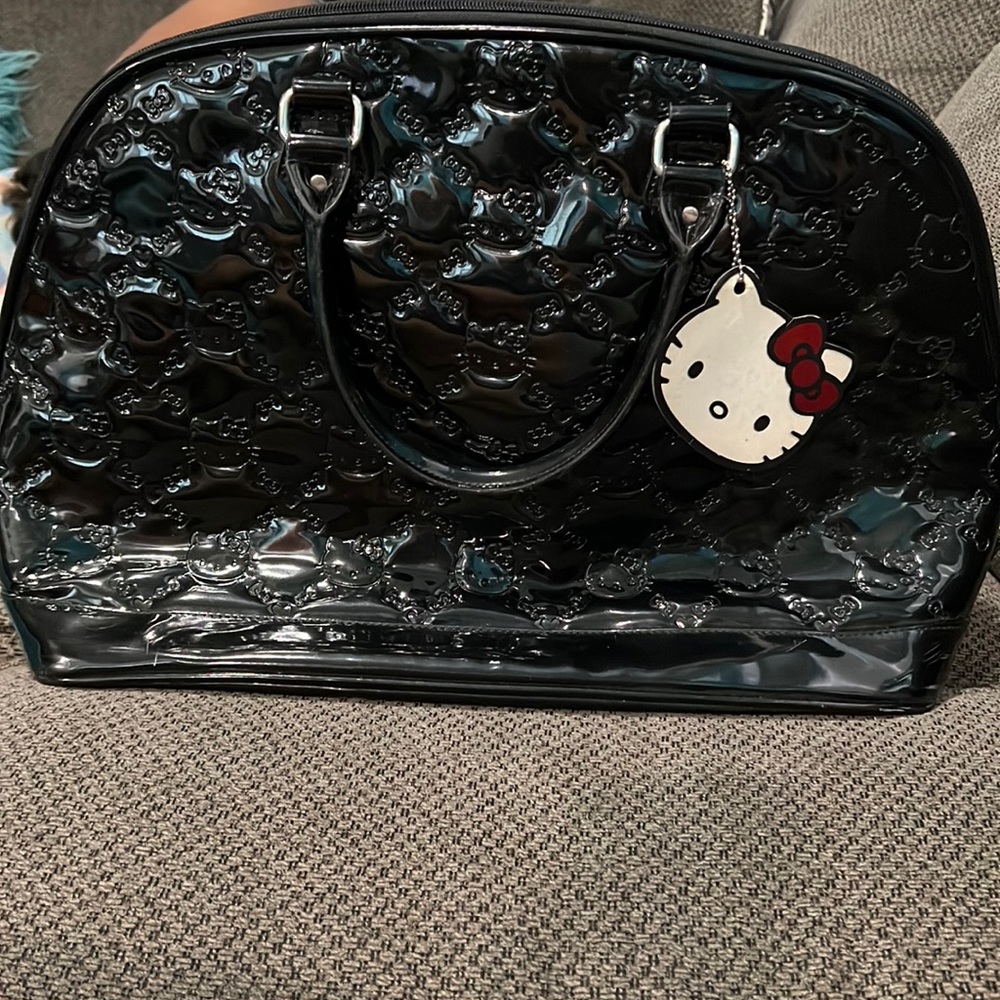 Black hello kitty loungefly purse